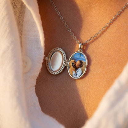 Personalised Photo Locket Necklace – Oval